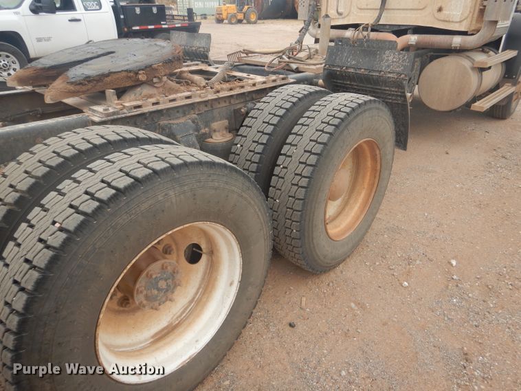 image for item DG0229 2010 Western Star 4900FA semi truck