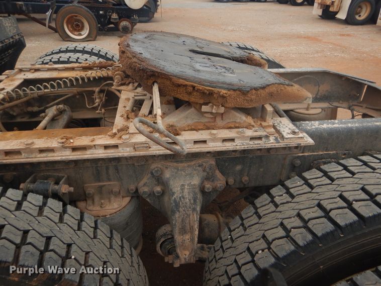 image for item DG0229 2010 Western Star 4900FA semi truck