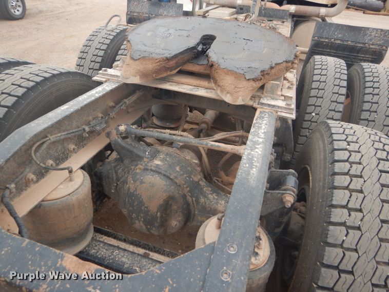 image for item DG0229 2010 Western Star 4900FA semi truck