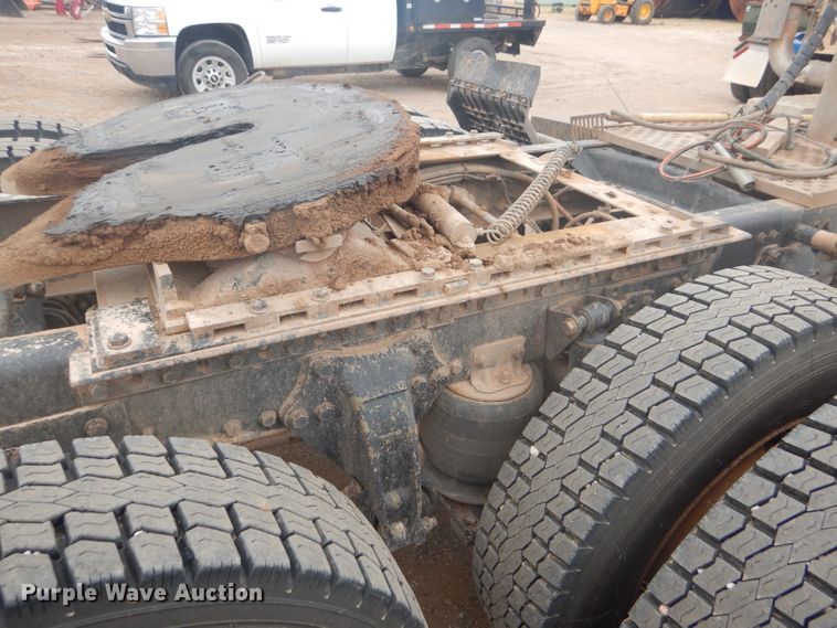 image for item DG0229 2010 Western Star 4900FA semi truck