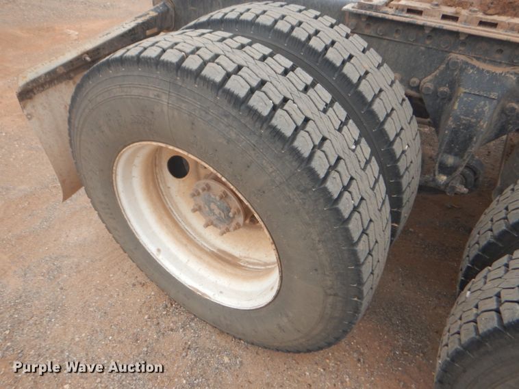 image for item DG0229 2010 Western Star 4900FA semi truck