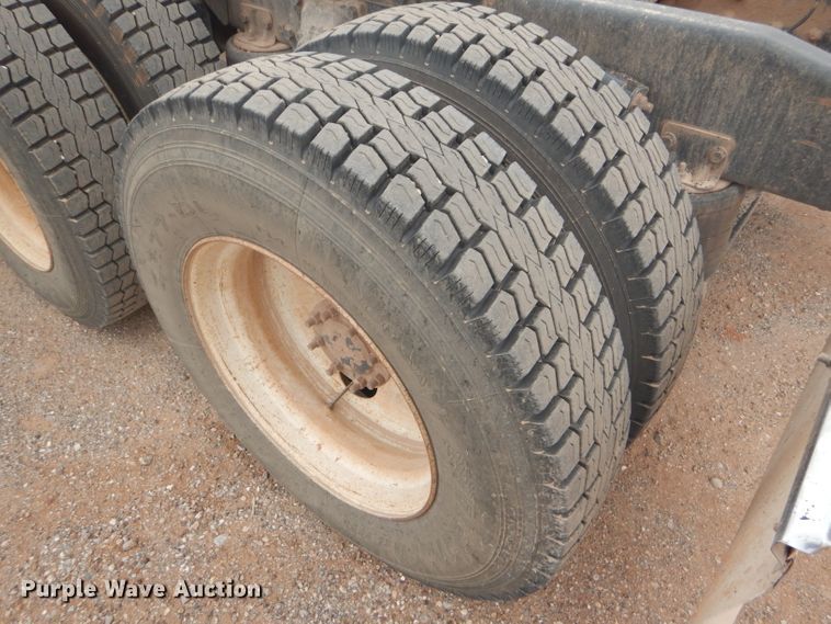 image for item DG0229 2010 Western Star 4900FA semi truck