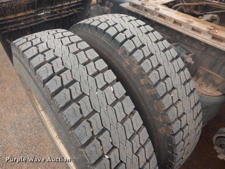 image for item DG0229 2010 Western Star 4900FA semi truck