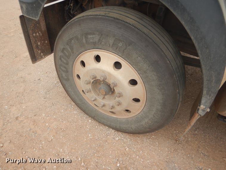 image for item DG0229 2010 Western Star 4900FA semi truck