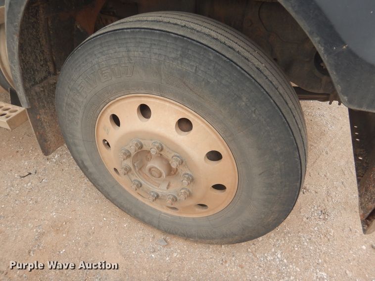 image for item DG0229 2010 Western Star 4900FA semi truck