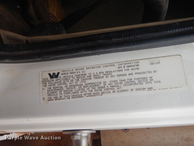 image for item DG0229 2010 Western Star 4900FA semi truck