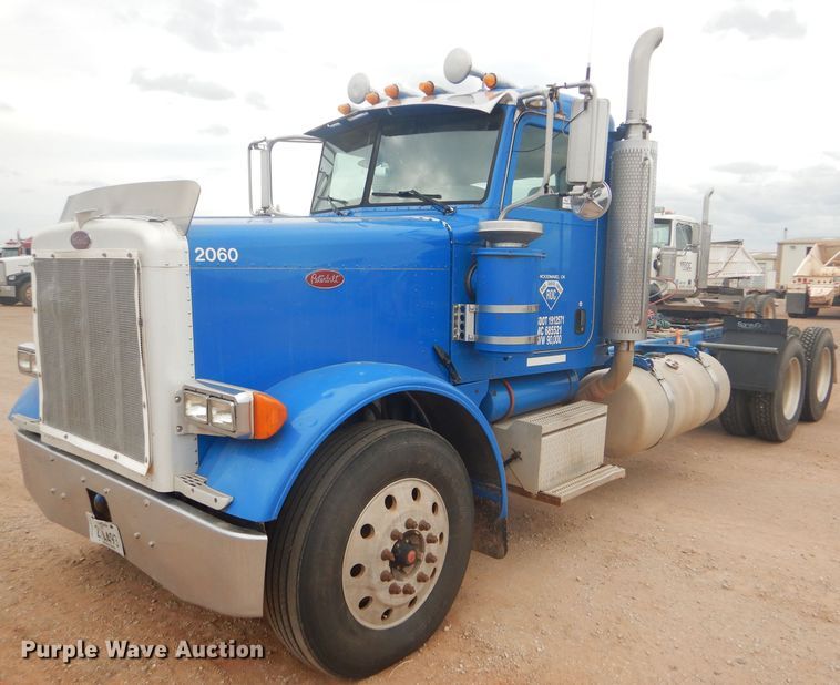 image for item DG0230 2005 Peterbilt 379 semi truck