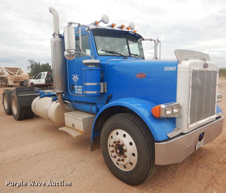 image for item DG0230 2005 Peterbilt 379 semi truck