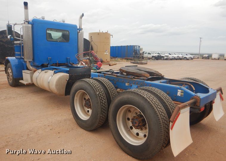 image for item DG0230 2005 Peterbilt 379 semi truck