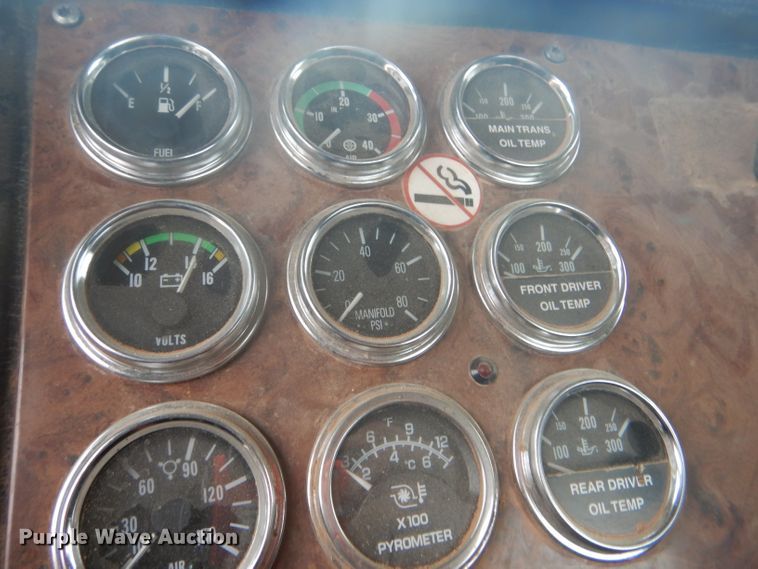 image for item DG0230 2005 Peterbilt 379 semi truck