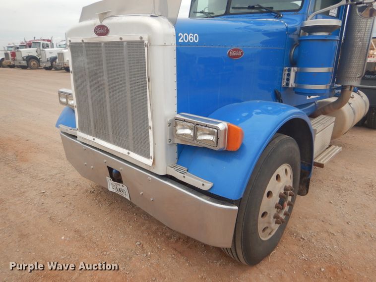 image for item DG0230 2005 Peterbilt 379 semi truck