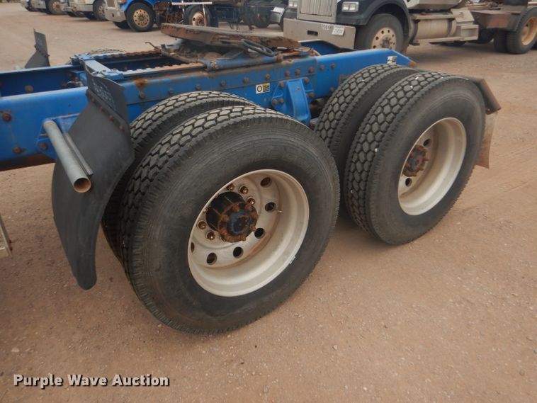 image for item DG0230 2005 Peterbilt 379 semi truck