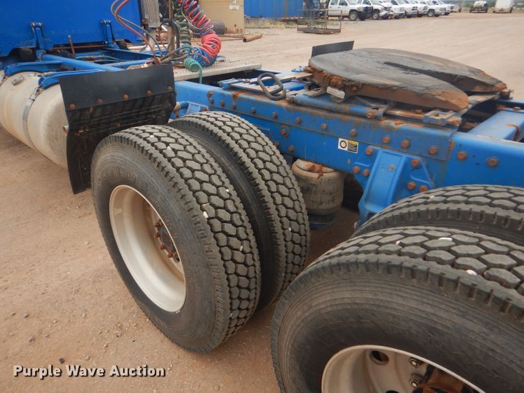 image for item DG0230 2005 Peterbilt 379 semi truck