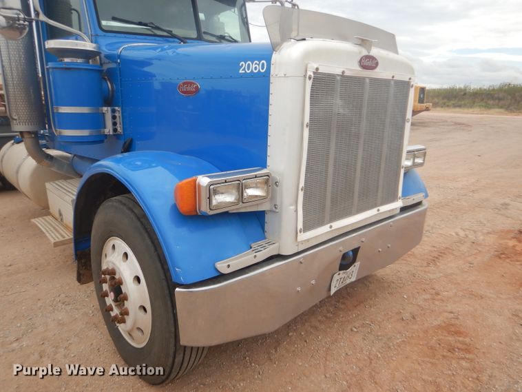 image for item DG0230 2005 Peterbilt 379 semi truck