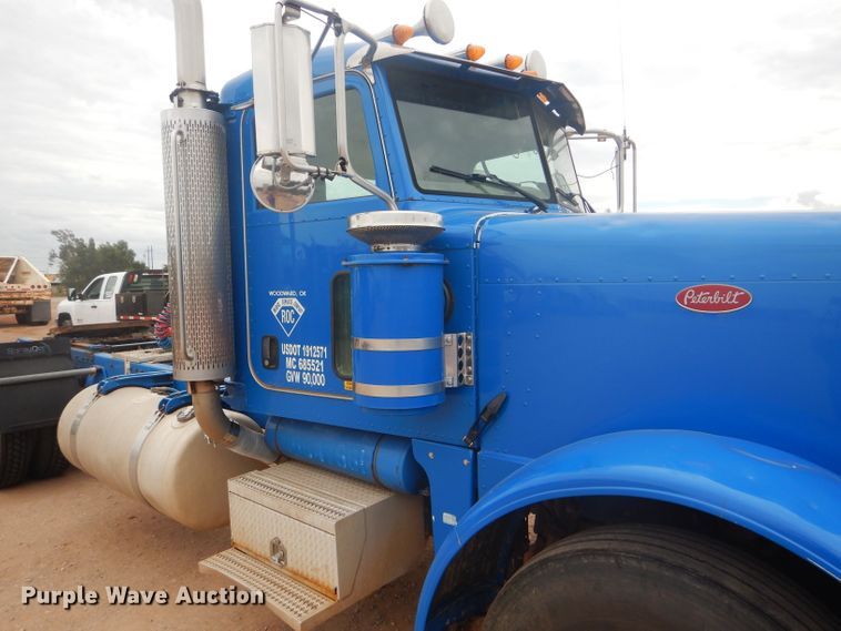 image for item DG0230 2005 Peterbilt 379 semi truck