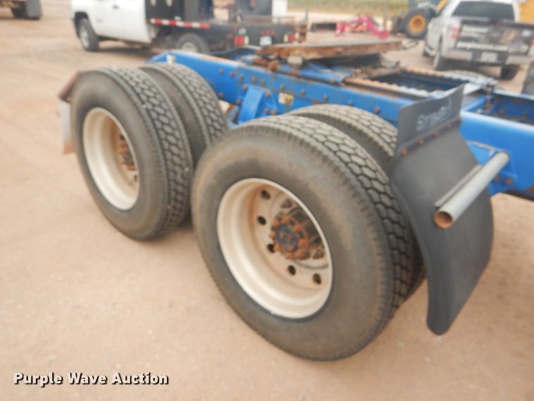 image for item DG0230 2005 Peterbilt 379 semi truck