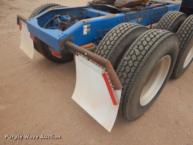 image for item DG0230 2005 Peterbilt 379 semi truck