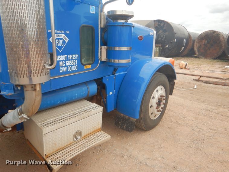 image for item DG0230 2005 Peterbilt 379 semi truck