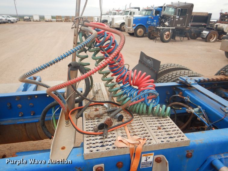 image for item DG0230 2005 Peterbilt 379 semi truck