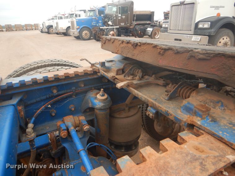 image for item DG0230 2005 Peterbilt 379 semi truck