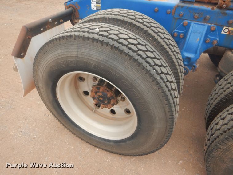 image for item DG0230 2005 Peterbilt 379 semi truck