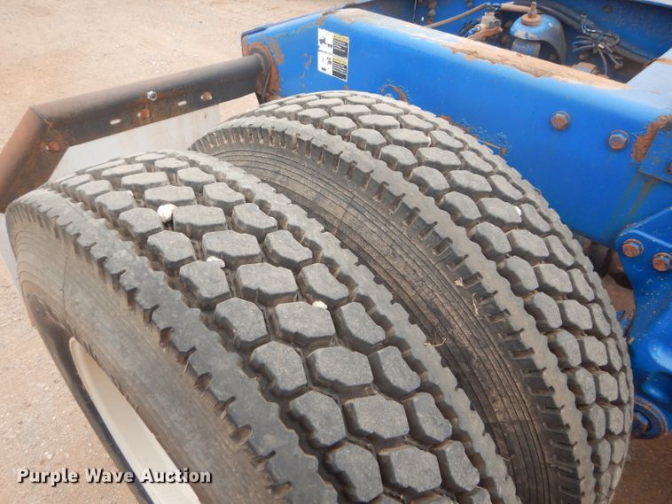 image for item DG0230 2005 Peterbilt 379 semi truck