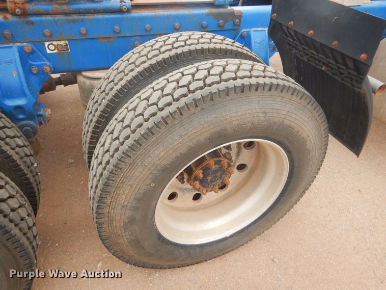 image for item DG0230 2005 Peterbilt 379 semi truck