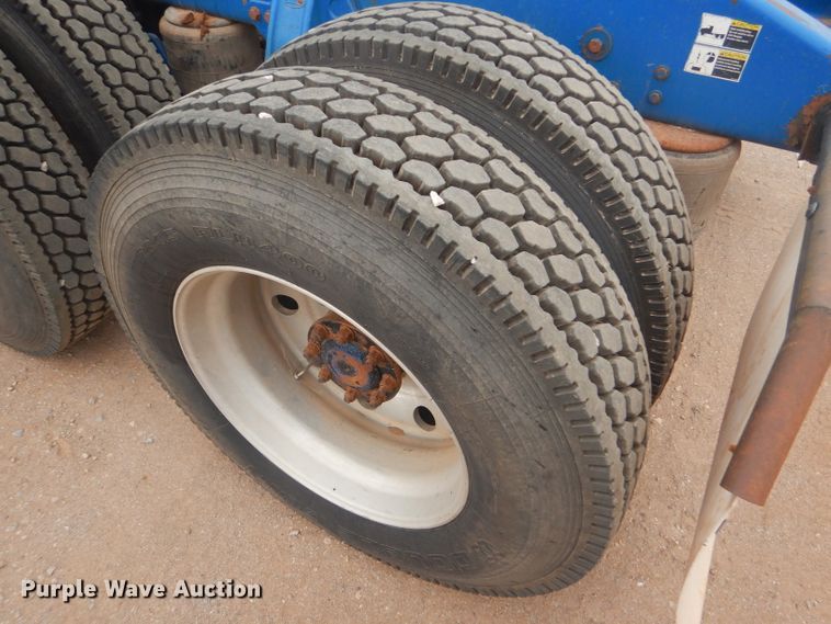 image for item DG0230 2005 Peterbilt 379 semi truck