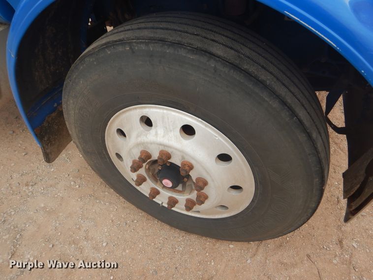 image for item DG0230 2005 Peterbilt 379 semi truck