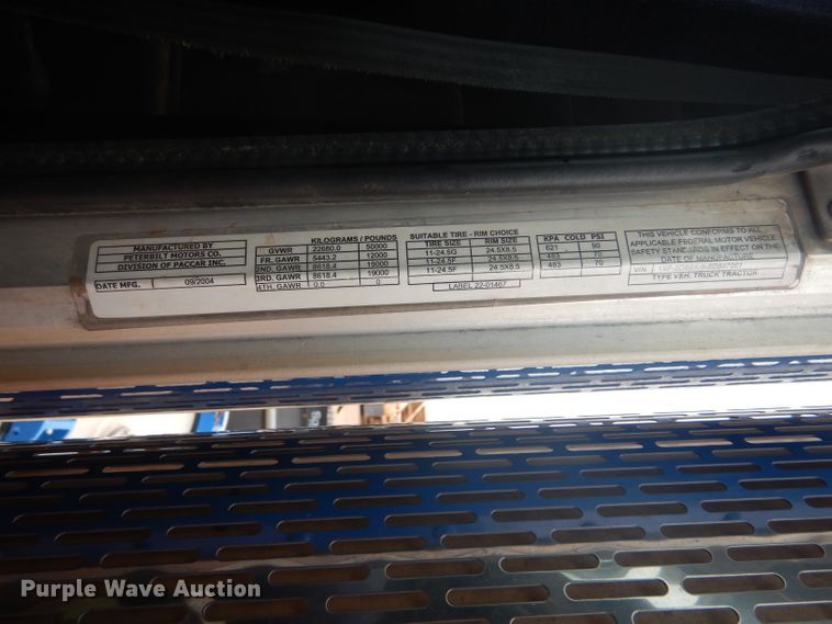 image for item DG0230 2005 Peterbilt 379 semi truck