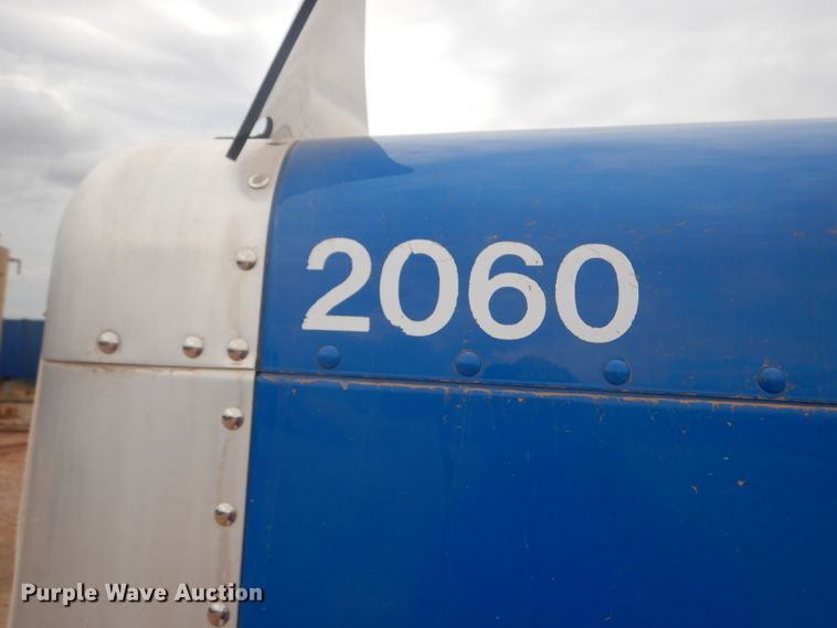 image for item DG0230 2005 Peterbilt 379 semi truck