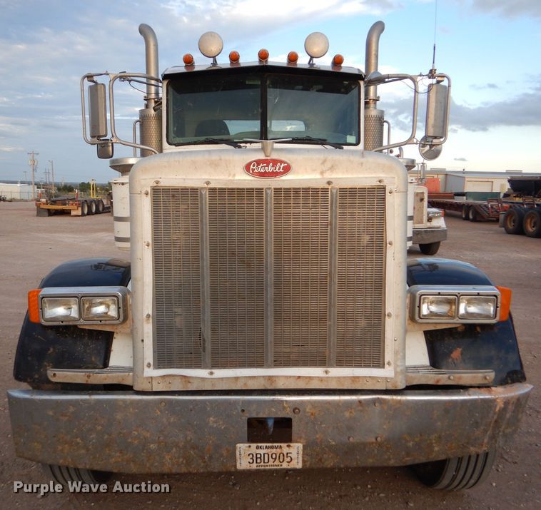 image for item DG0231 2005 Peterbilt 379 semi truck