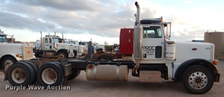 image for item DG0231 2005 Peterbilt 379 semi truck