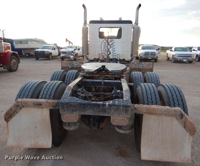 image for item DG0231 2005 Peterbilt 379 semi truck