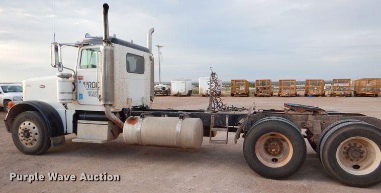 image for item DG0231 2005 Peterbilt 379 semi truck