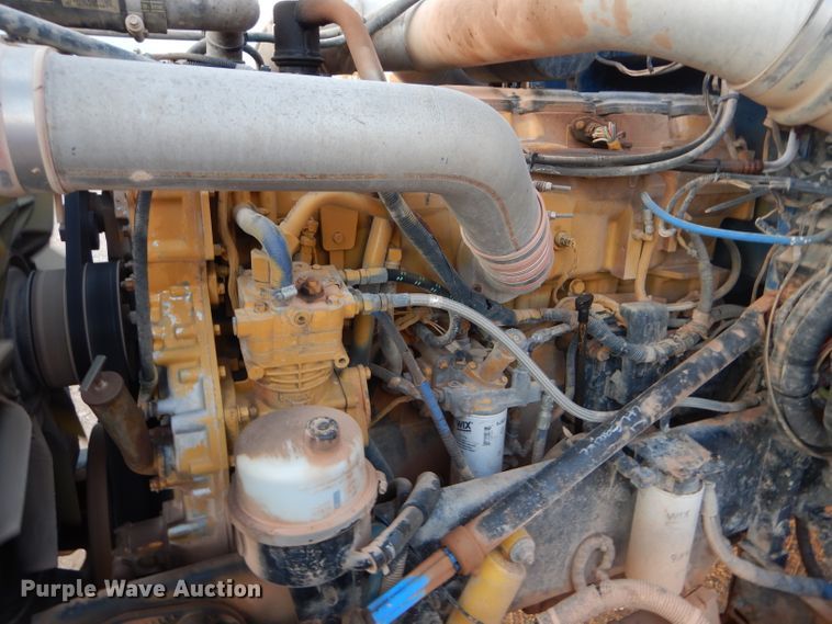 image for item DG0231 2005 Peterbilt 379 semi truck