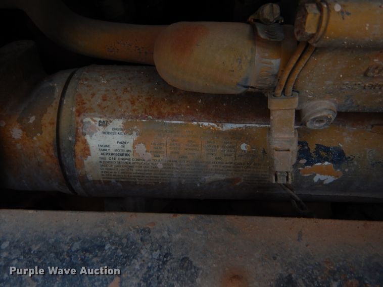 image for item DG0231 2005 Peterbilt 379 semi truck