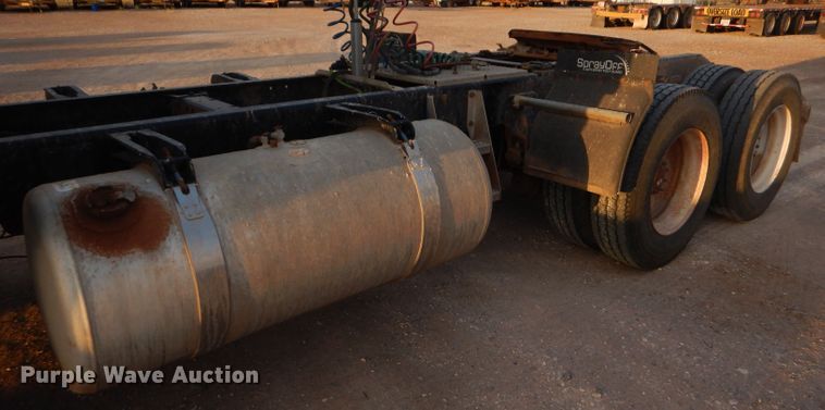 image for item DG0231 2005 Peterbilt 379 semi truck