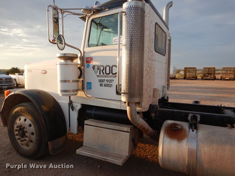 image for item DG0231 2005 Peterbilt 379 semi truck