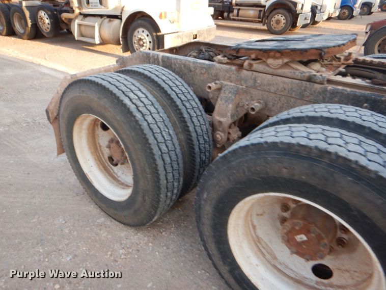 image for item DG0231 2005 Peterbilt 379 semi truck