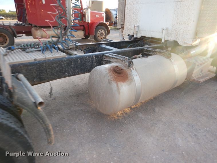 image for item DG0231 2005 Peterbilt 379 semi truck