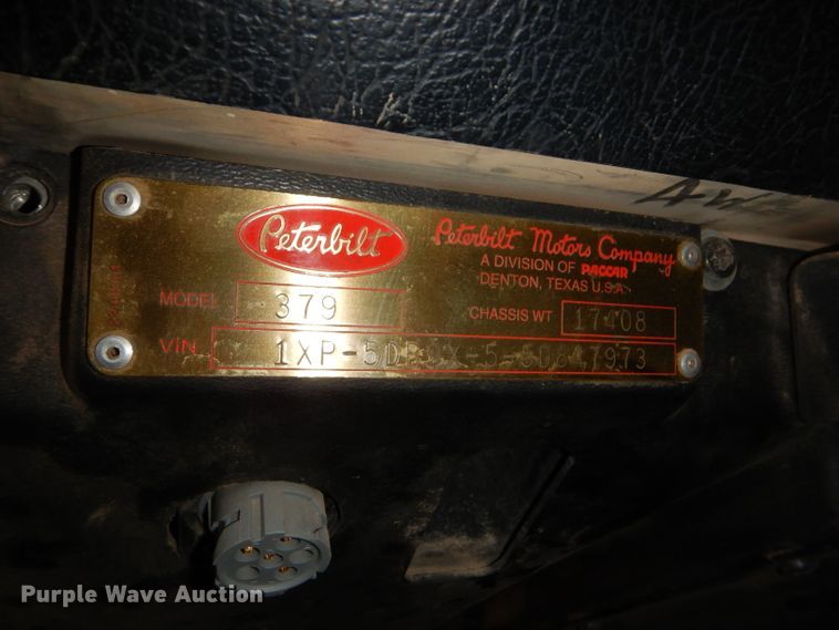 image for item DG0231 2005 Peterbilt 379 semi truck