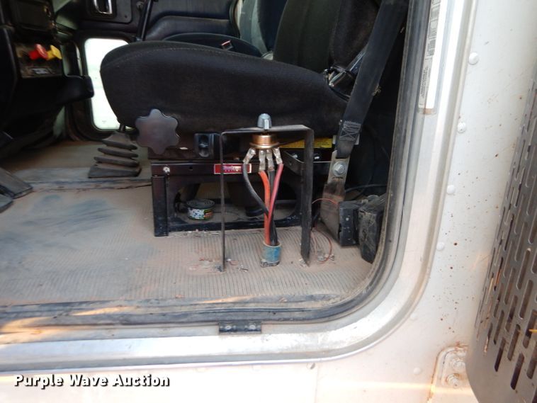 image for item DG0231 2005 Peterbilt 379 semi truck