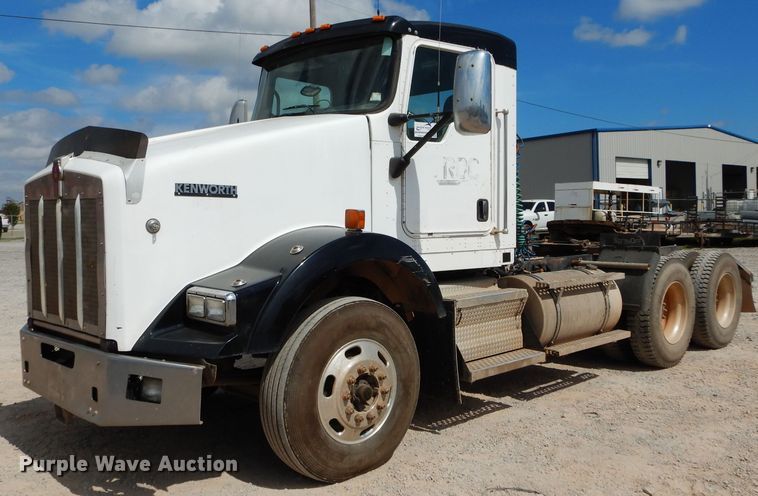 image for item DG4201 2009 Kenworth T800 semi truck