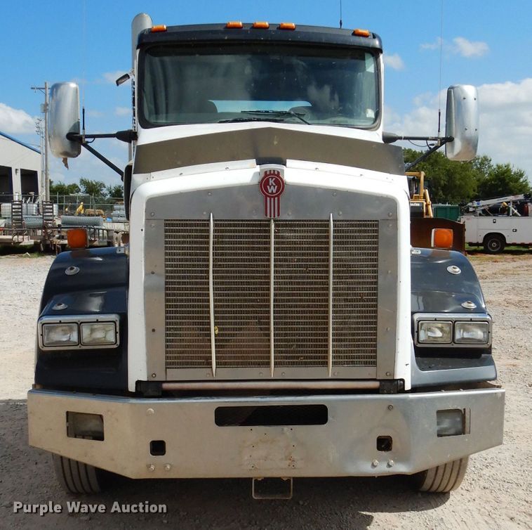 image for item DG4201 2009 Kenworth T800 semi truck