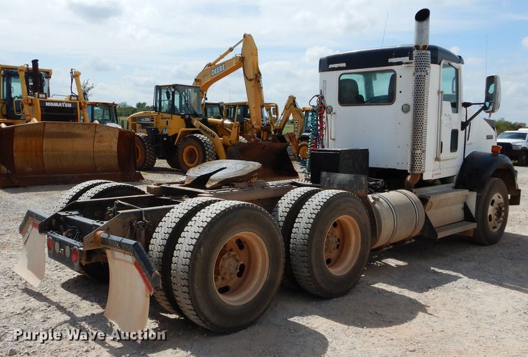 image for item DG4201 2009 Kenworth T800 semi truck