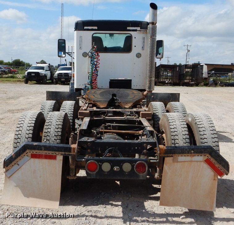 image for item DG4201 2009 Kenworth T800 semi truck