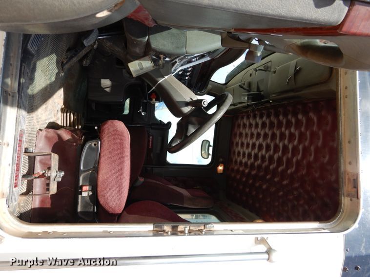 image for item DG4201 2009 Kenworth T800 semi truck