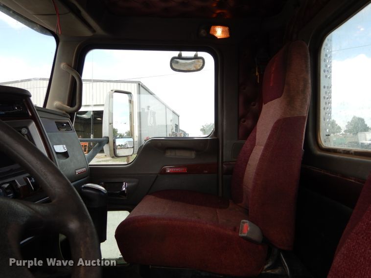 image for item DG4201 2009 Kenworth T800 semi truck