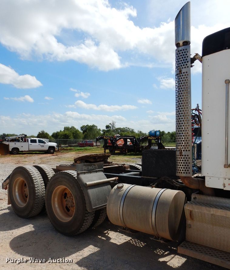 image for item DG4201 2009 Kenworth T800 semi truck